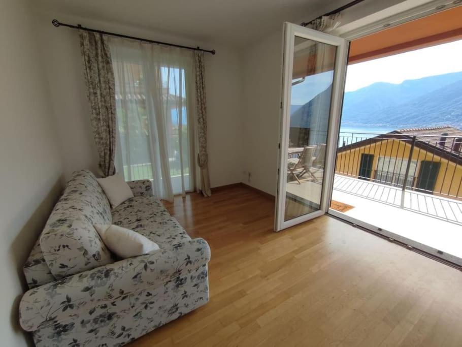 Vista Lago Panoramica Colonno Kültér fotó