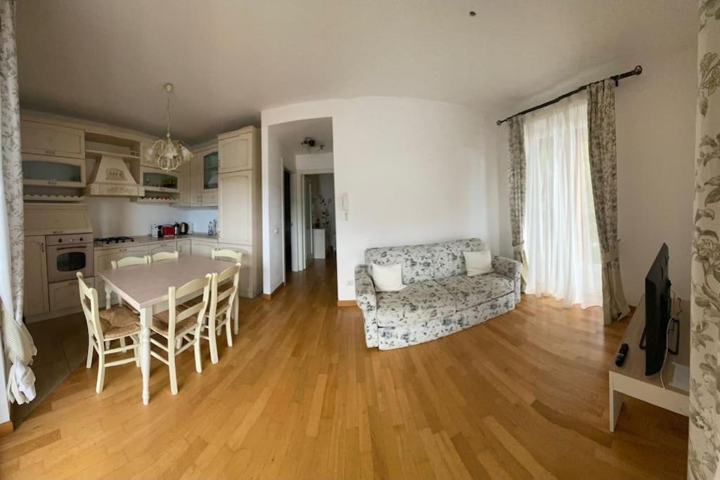Vista Lago Panoramica Colonno Kültér fotó